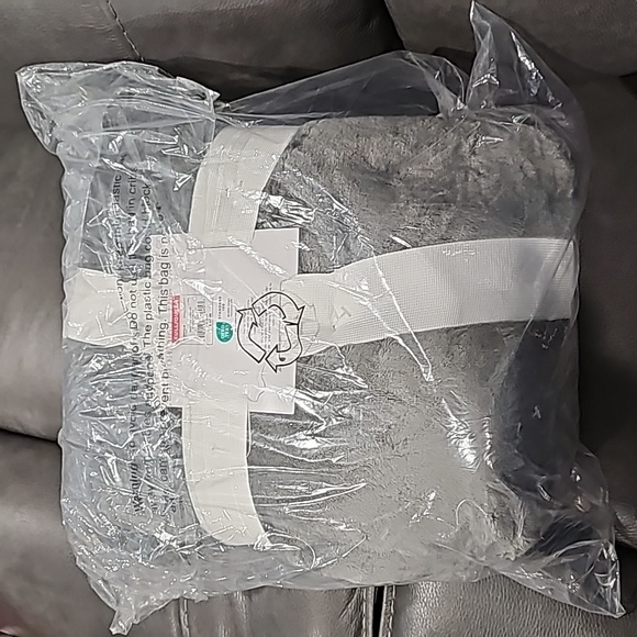 Other - NWT Full/Queen Blanket